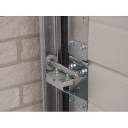 Universalt sideh�ngsel til ledhejseporte 